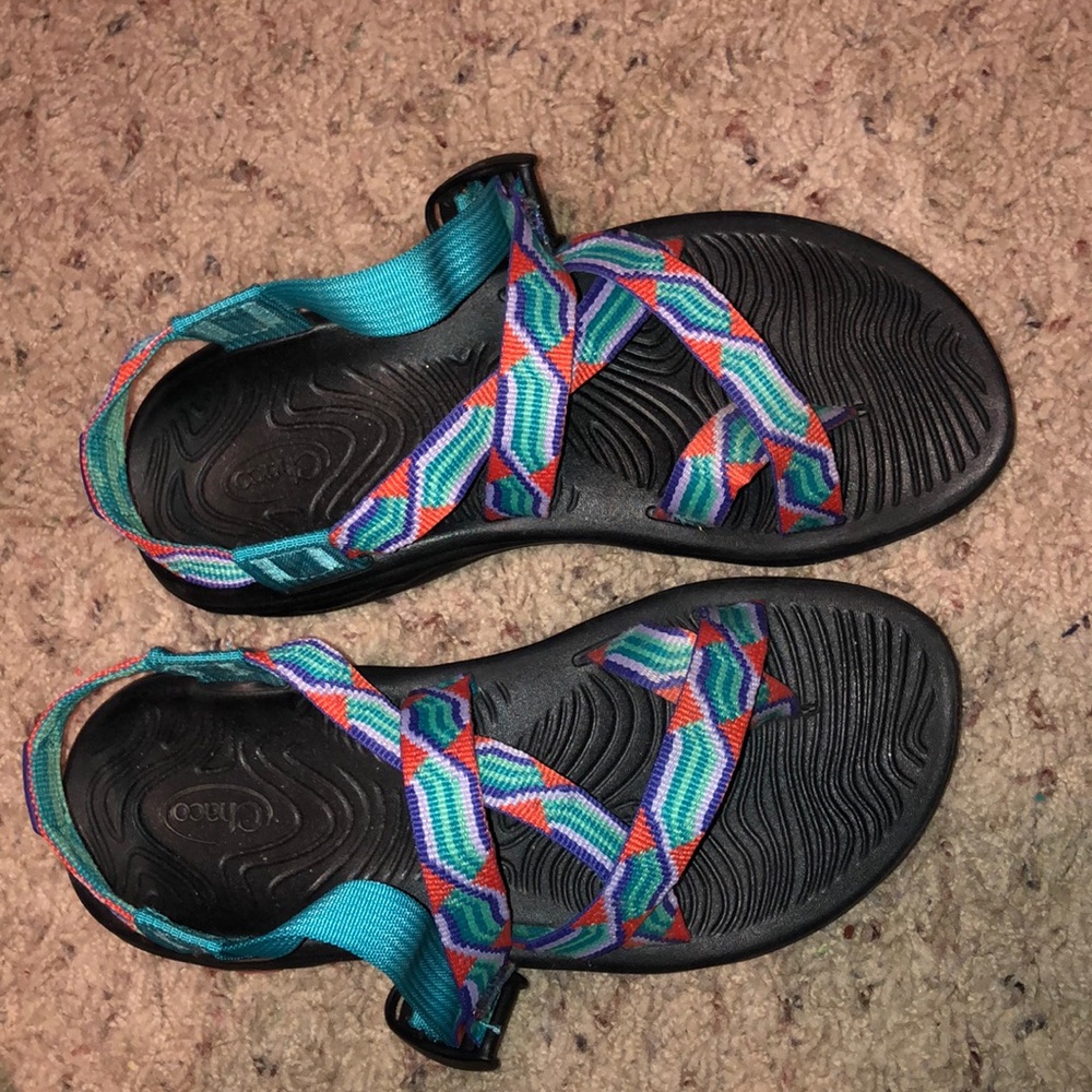 women’s 7 Chacos!